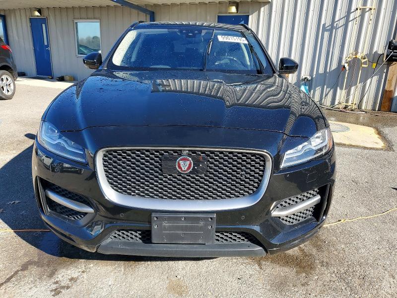 Photo 5 from auction – 2017 JAGUAR F-PACE R - with VIN SADCL2BV9HA058207