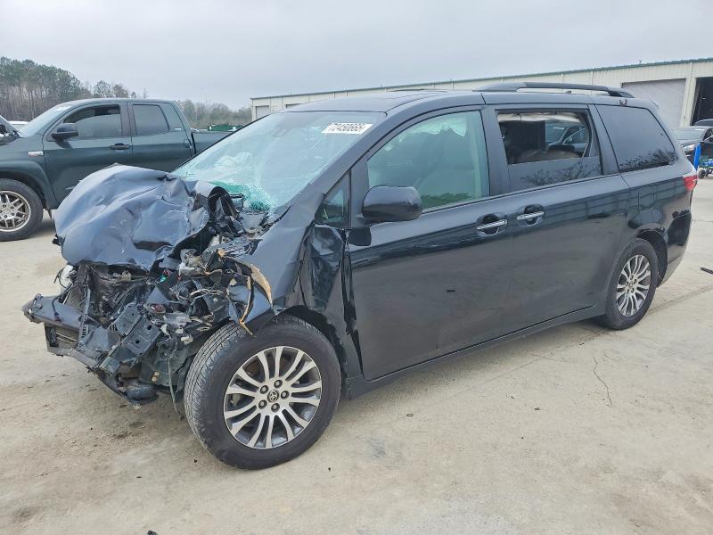 TOYOTA SIENNA 2020 with VIN 5TDYZ3DC1LS065195 - Photo from auction