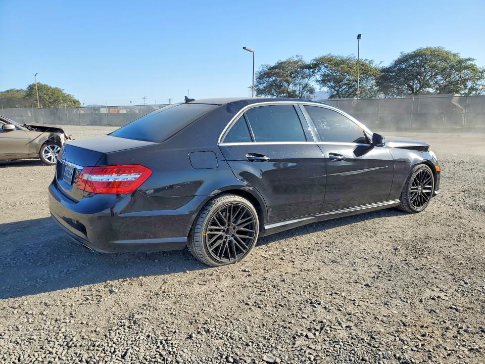 Photo 3 from auction – 2010 MERCEDES-BENZ E with VIN WDDHF5GB4AA073301