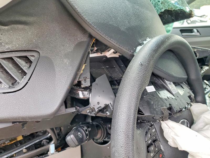 Photo 9 from auction – 2016 HYUNDAI SONATA with VIN KMHE24L18GA038684