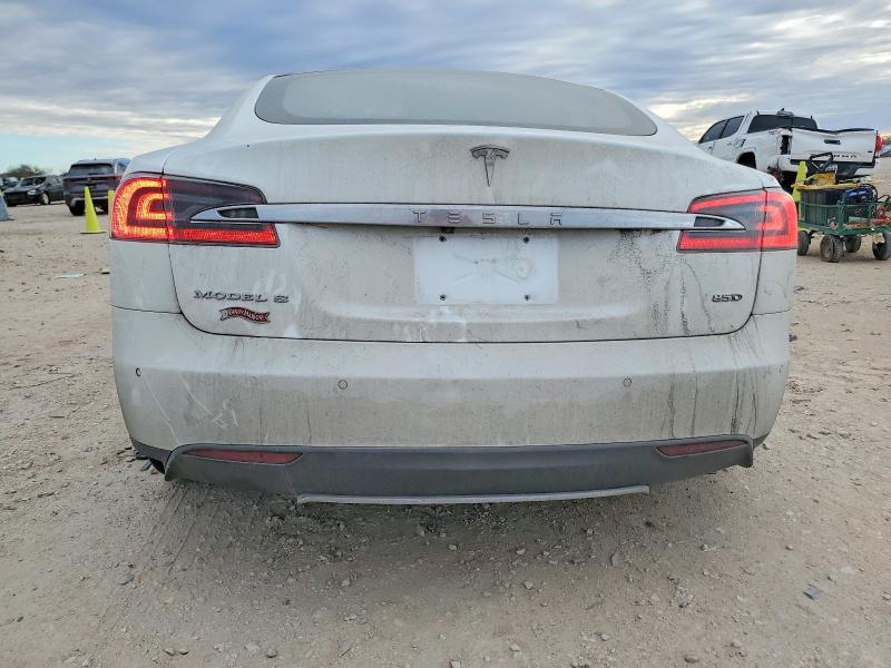 Photo 6 from auction – 2015 TESLA MODEL S 85 with VIN 5YJSA1H29FF093791