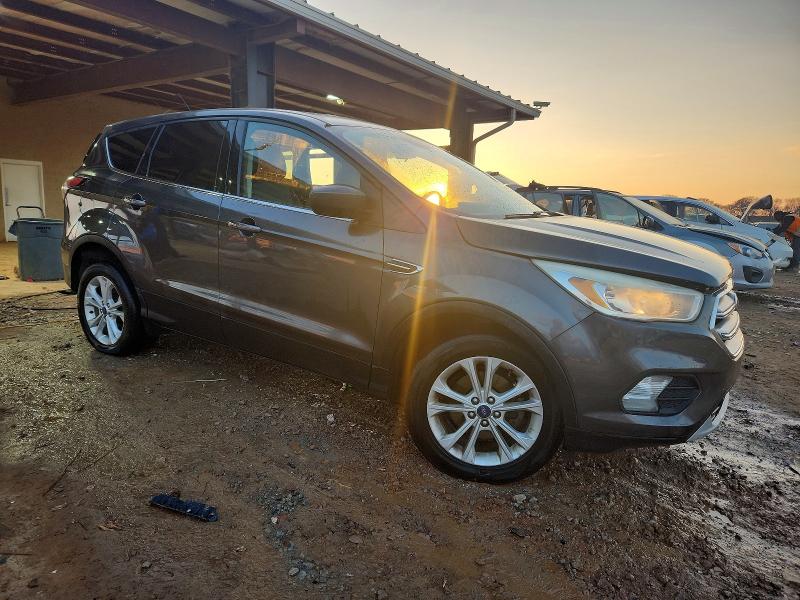 Photo 4 from auction – 2017 FORD ESCAPE SE with VIN 1FMCU0GDXHUE95673