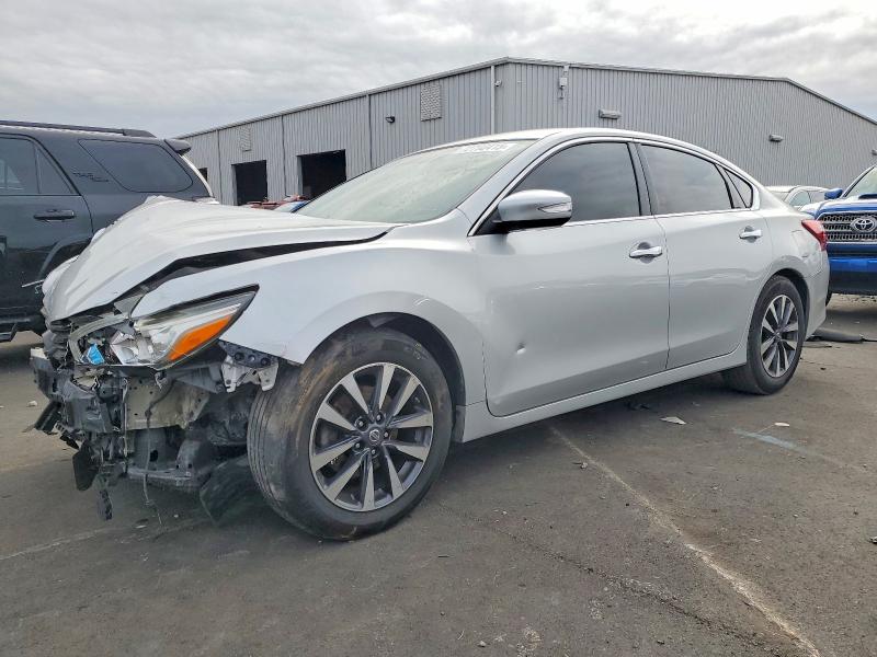 NISSAN ALTIMA 2.5 2017 with VIN 1N4AL3AP7HC166363 - Photo from auction