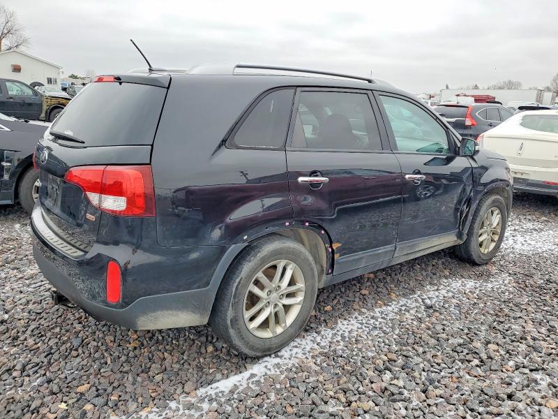 Photo 3 from auction – 2015 KIA SORENTO with VIN 5XYKT4A67FG631096