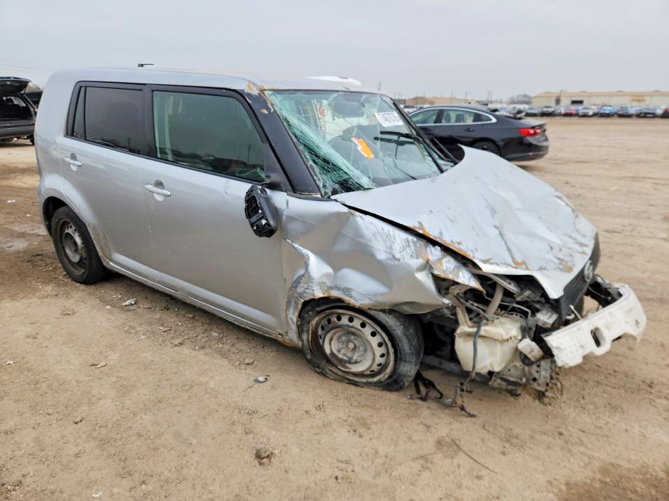 Photo 4 from auction – 2008 TOYOTA SCION with VIN JTLKE50EX81048375
