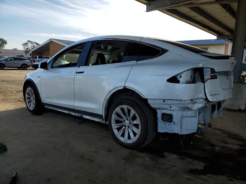 Photo 2 from auction – 2016 TESLA MODEL X with VIN 5YJXCBE27GF002917