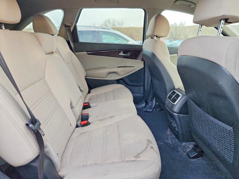 Photo 11 from auction – 2018 KIA SORENTO LX with VIN 5XYPGDA38JG420076