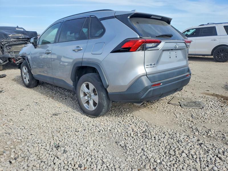 Photo 2 from auction – 2021 TOYOTA RAV4 XLE with VIN 2T3W1RFV3MC164098
