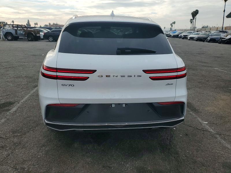 Photo 6 from auction – 2026 GENESIS GV70 with VIN KMUMBDTB6TU250336