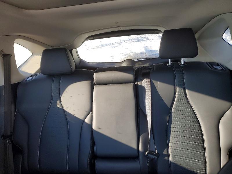 Photo 10 from auction – 2019 ACURA RDX with VIN 5J8TC2H58KL034996