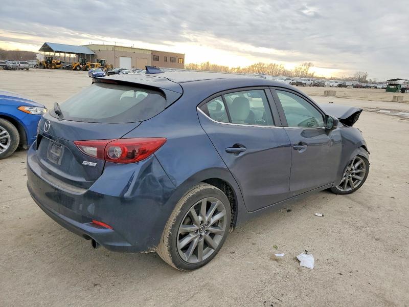 Photo 3 from auction – 2018 MAZDA 3 with VIN 3MZBN1M31JM234051