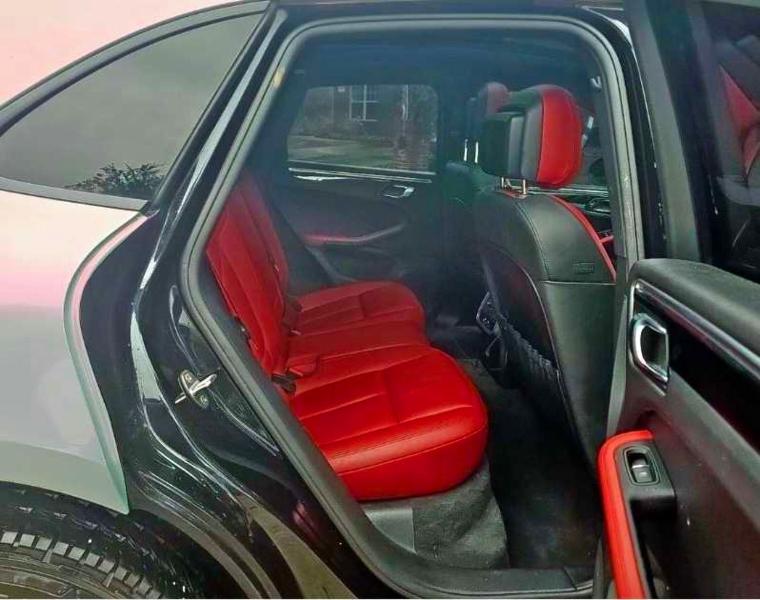 Photo 6 from auction – 2018 PORSCHE MACAN with VIN WP1AA2A57JLB19086