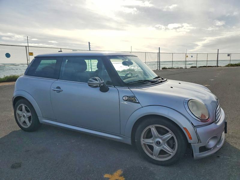 Photo 4 from auction – 2009 MINI COOPER with VIN WMWMF33569TW79421