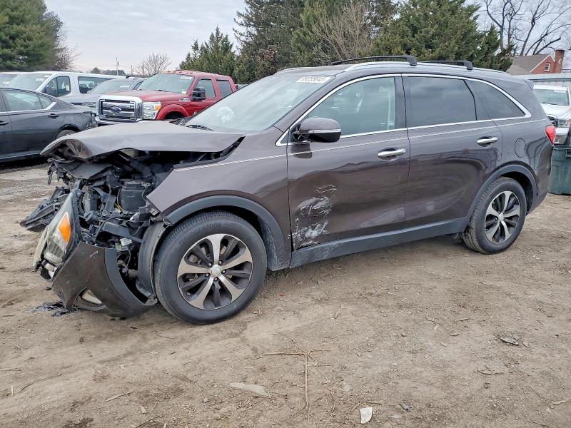 KIA SORENTO EX 2016 with VIN 5XYPH4A53GG050131 - Photo from auction