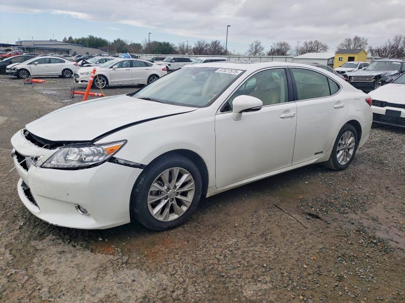 Фото 1 с аукциона – 2014 LEXUS ES 300H с VIN JTHBW1GG6E2053666