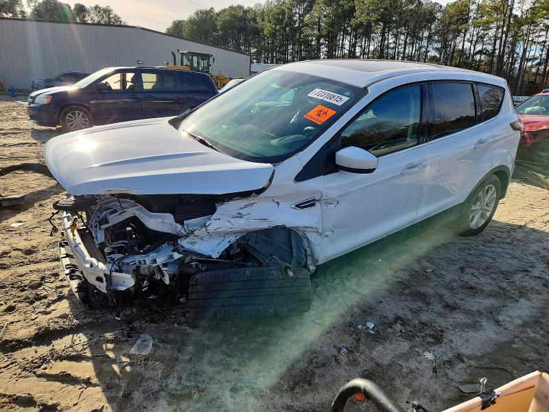 FORD ESCAPE SE 2017 with VIN 1FMCU9G99HUC52811 - Photo from auction