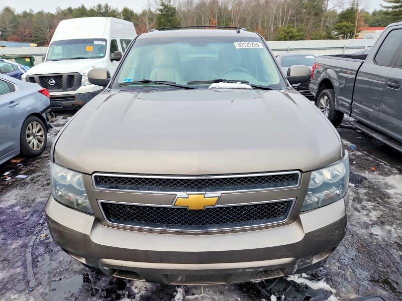 Photo 5 from auction – 2012 CHEVROLET SUBURBAN K with VIN 1GNSKJE76CR134792