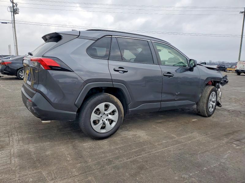 Photo 3 from auction – 2019 TOYOTA RAV4 LE with VIN JTMH1RFV8KD038076