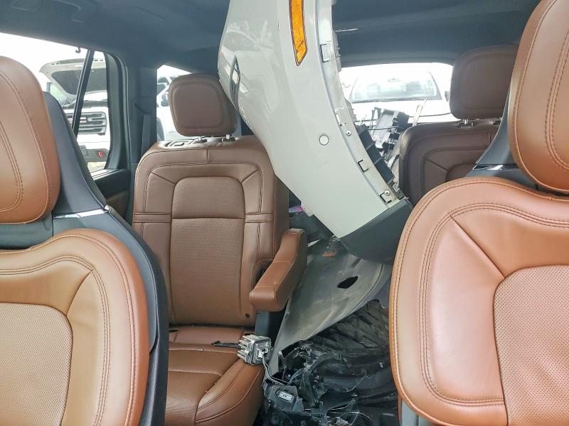 Photo 10 from auction – 2022 LINCOLN AVIATOR with VIN 5LM5J7WC8NGL03421