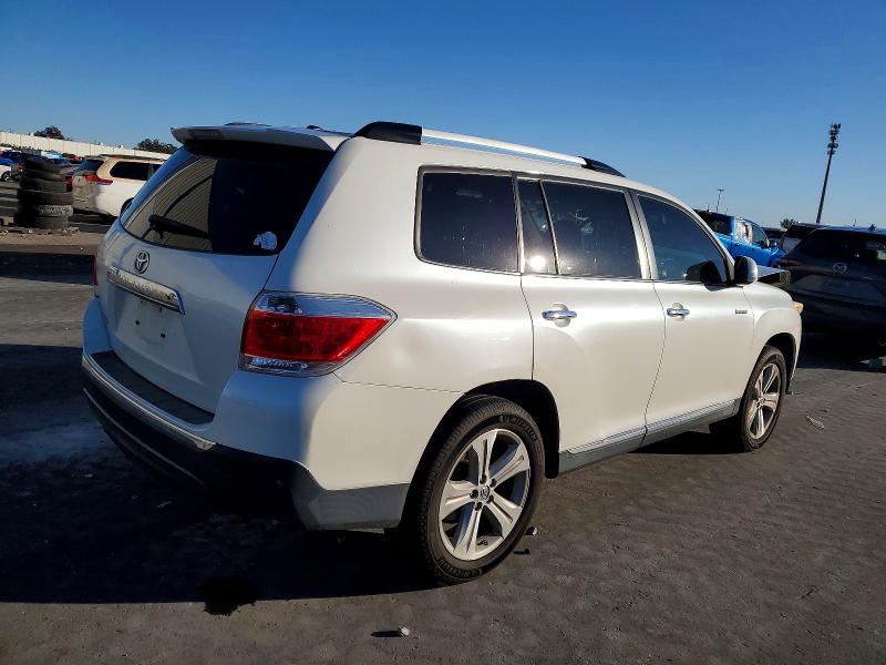 Photo 3 from auction – 2013 TOYOTA HIGHLANDER with VIN 5TDYK3EH1DS120020