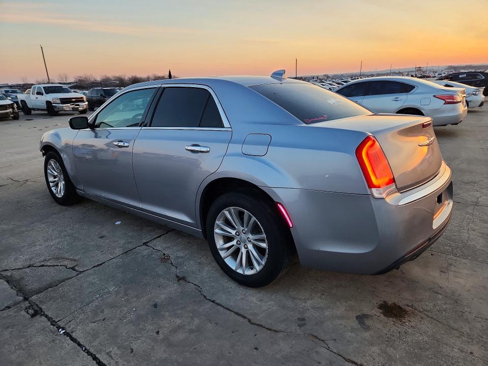 Photo 2 from auction – 2017 CHRYSLER 300C with VIN 2C3CCAEG1HH596506