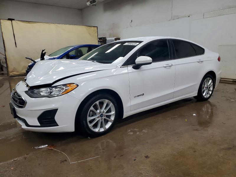 FORD FUSION SE 2019 with VIN 3FA6P0LU1KR137753 - Photo from auction