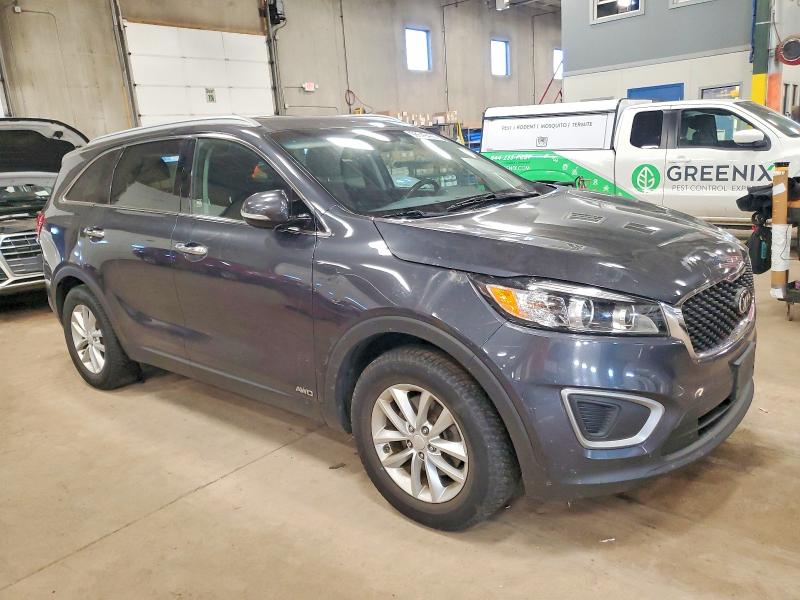 Photo 4 from auction – 2017 KIA SORENTO LX with VIN 5XYPGDA34HG248509