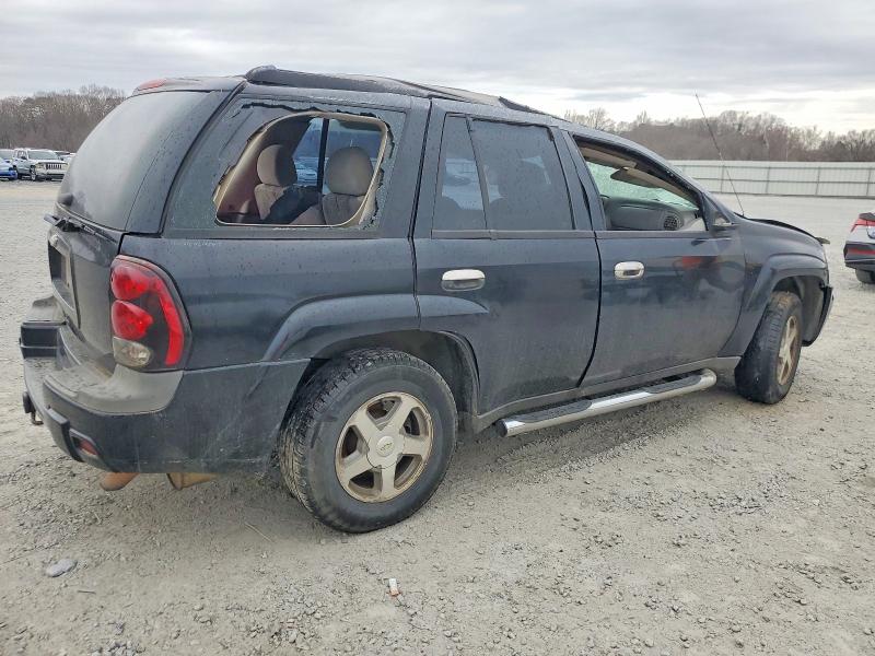 Photo 3 from auction – 2006 CHEVROLET TRAILBLAZE with VIN 1GNDS13S562302113