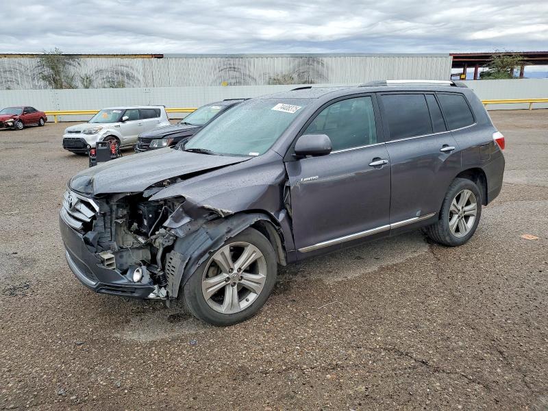 TOYOTA HIGHLANDER 2013 with VIN 5TDDK3EH8DS236328 - Photo from auction