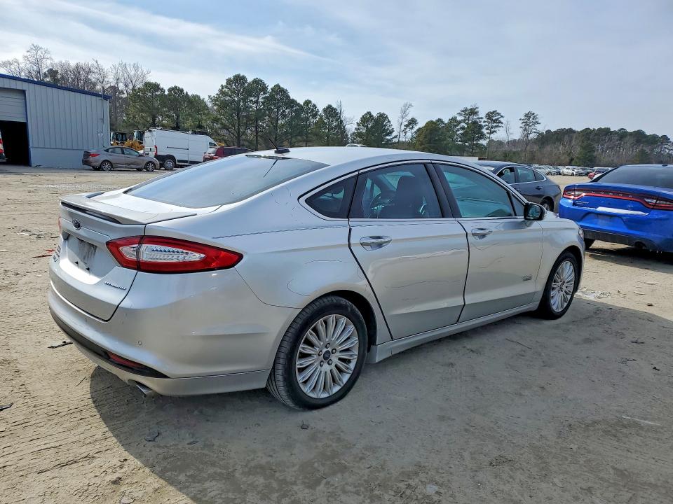 Photo 3 from auction – 2013 FORD FUSION TIT with VIN 3FA6P0SU8DR308681