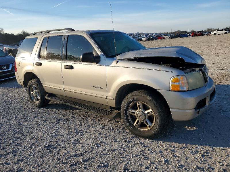 Photo 4 from auction – 2004 FORD EXPLORER X with VIN 1FMZU63K44UA44377