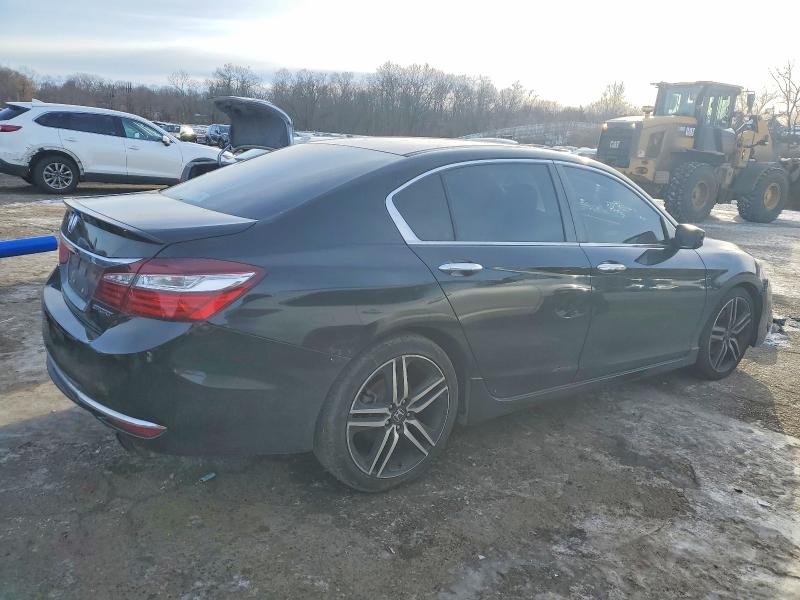 Photo 3 from auction – 2017 HONDA ACCORD with VIN 1HGCR2F53HA168577