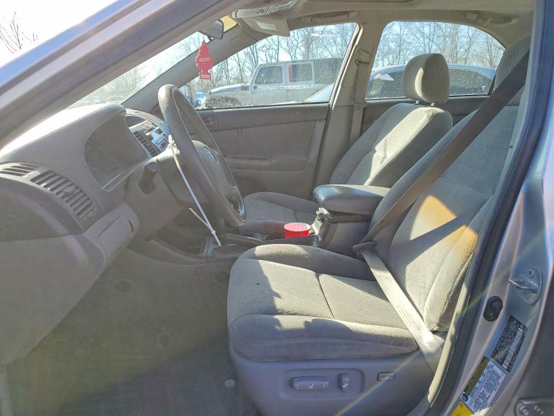 Photo 7 from auction – 2004 TOYOTA CAMRY LE with VIN 4T1BF30K44U583631