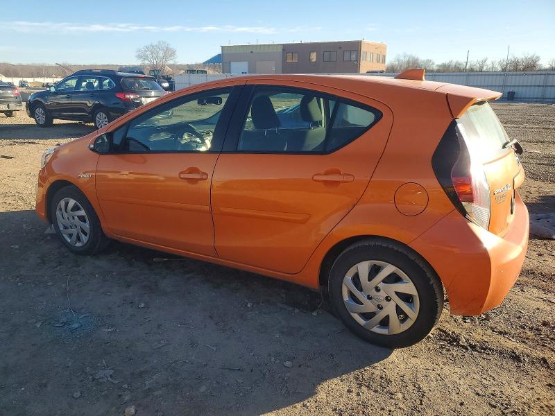 Photo 2 from auction – 2015 TOYOTA PRIUS C with VIN JTDKDTB38F1105040