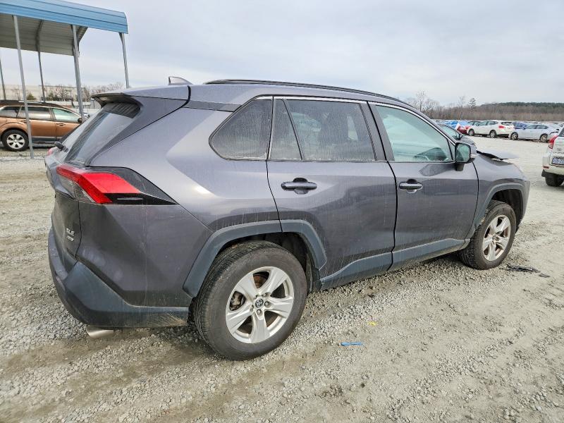 Photo 3 from auction – 2021 TOYOTA RAV4 XLE with VIN 2T3P1RFV8MC253377