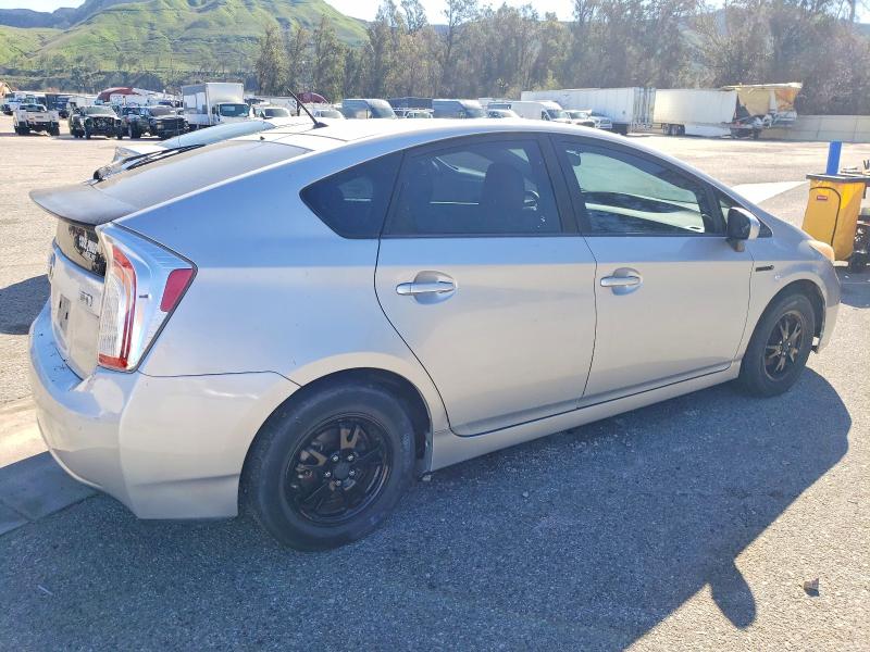 Photo 3 from auction – 2013 TOYOTA PRIUS with VIN JTDKN3DU9D1711074
