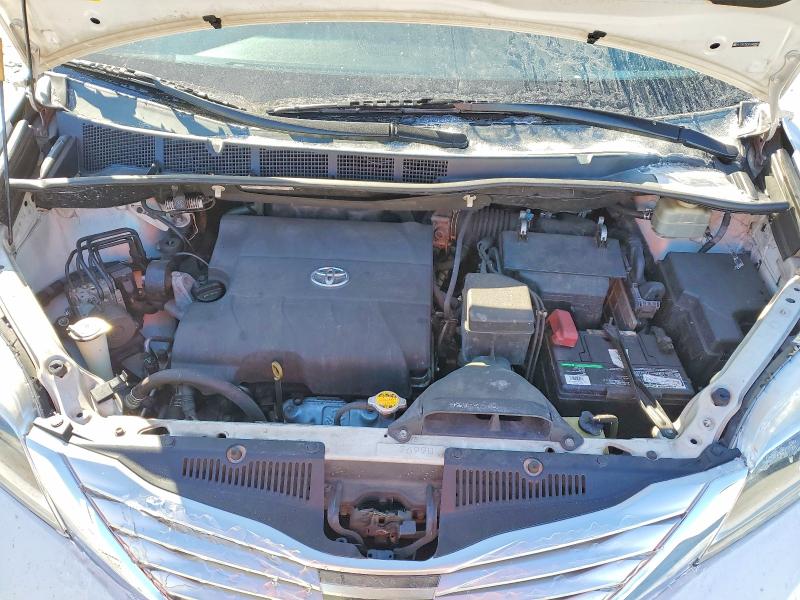 Photo 12 from auction – 2015 TOYOTA SIENNA XLE with VIN 5TDYK3DC9FS600881