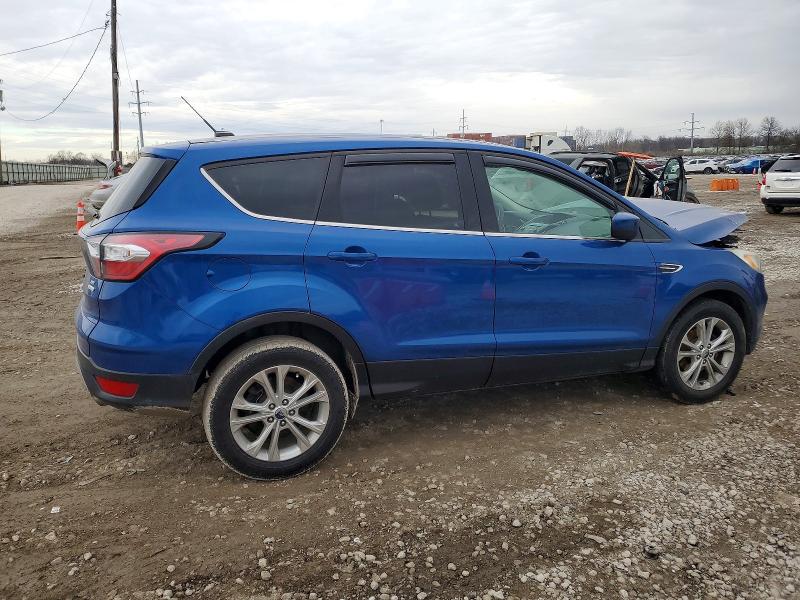 Photo 3 from auction – 2017 FORD ESCAPE SE with VIN 1FMCU0GD4HUE03568