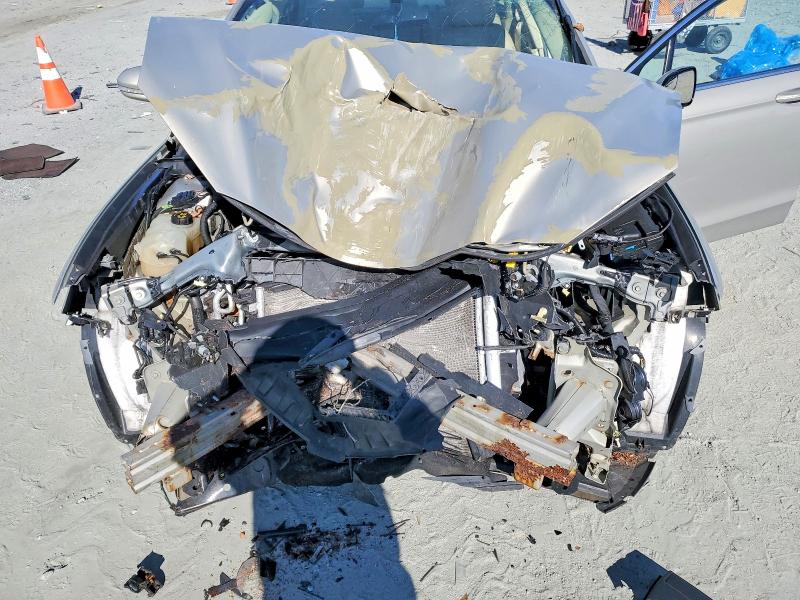 Photo 11 from auction – 2015 FORD FUSION SE with VIN 3FA6P0HD2FR261755