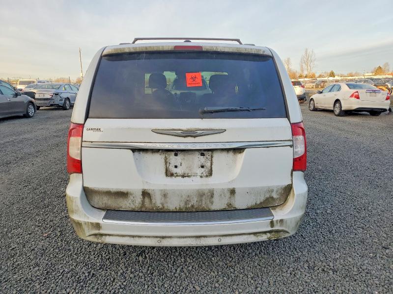 Photo 6 from auction – 2014 CHRYSLER TOWN & COU with VIN 2C4RC1BG8ER307685