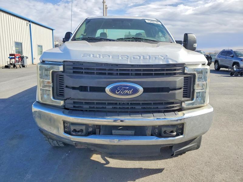 Foto 5 de la subasta – 2017 FORD F250 con VIN 1FT7X2B68HEC46669
