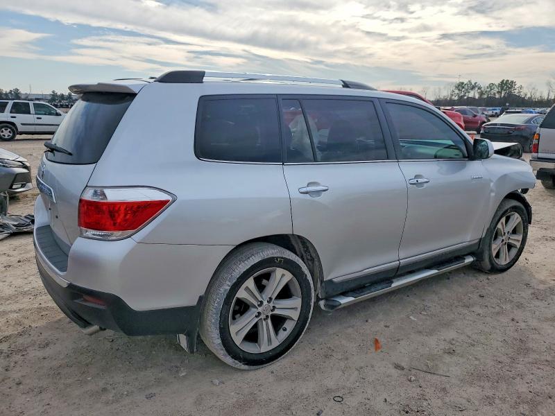 Photo 3 from auction – 2013 TOYOTA HIGHLANDER with VIN 5TDYK3EH4DS100599