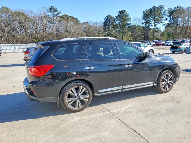 Photo 3 from auction – 2017 NISSAN PATHFINDER with VIN 5N1DR2MN2HC629905