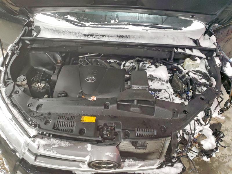 Foto 12 de la subasta – 2018 TOYOTA HIGHLANDER con VIN 5TDBZRFH8JS827579