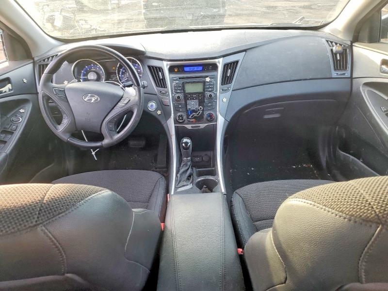Photo 8 from auction – 2011 HYUNDAI SONATA with VIN 5NPEC4ACXBH233838