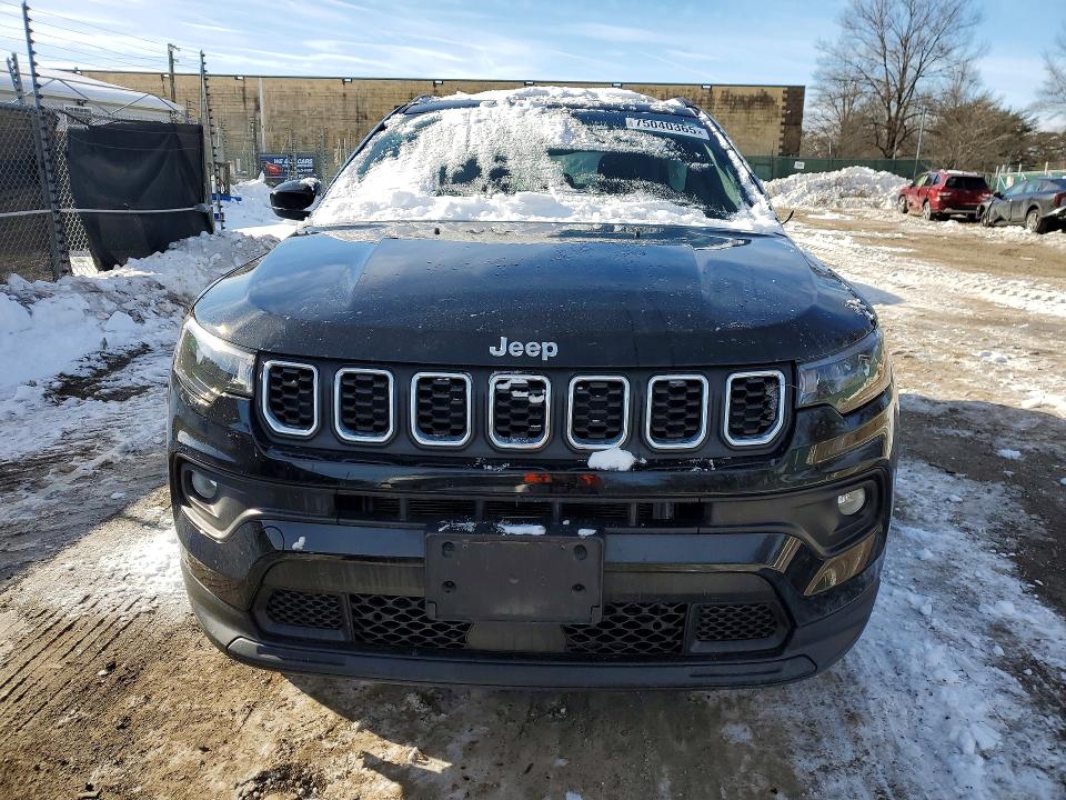 Photo 5 from auction – 2025 JEEP COMPASS with VIN 3C4NJDBN9ST560558