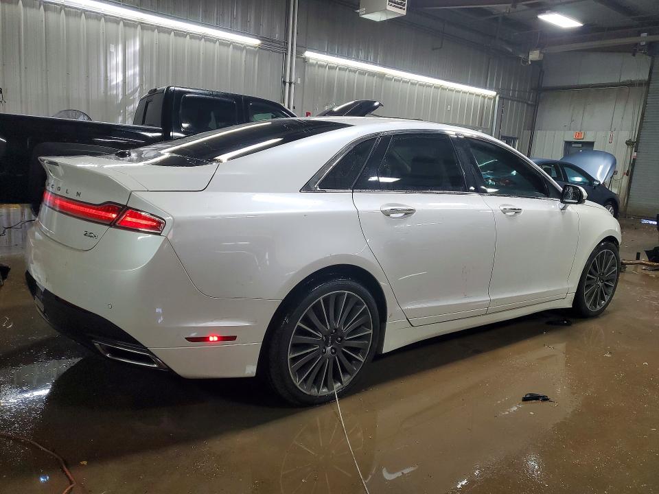 Photo 3 from auction – 2015 LINCOLN MKZ with VIN 3LN6L2LU4FR625730