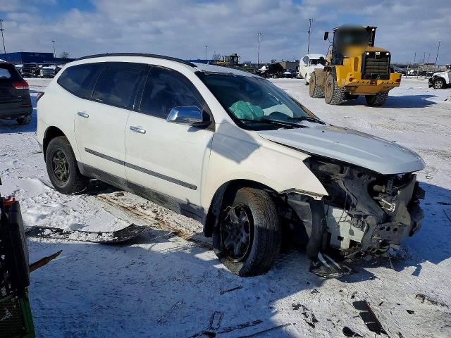 Photo 4 from auction – 2017 CHEVROLET TRAVERSE with VIN 1GNKRFKD2HJ224417