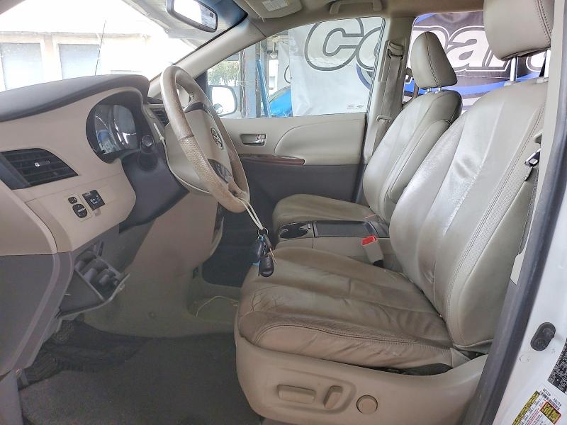 Photo 7 from auction – 2011 TOYOTA SIENNA XLE with VIN 5TDYK3DC4BS012834