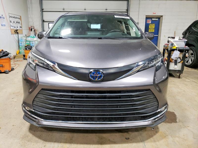 Photo 5 from auction – 2023 TOYOTA SIENNA XLE with VIN 5TDYSKFC8PS076891